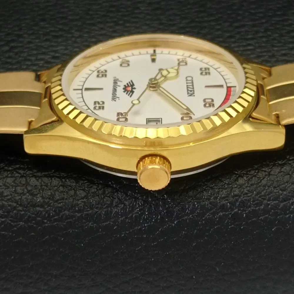 Vintage 1983 Citizen Automatic Mens Gold Watch W/daydate & Red accents